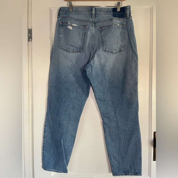 Abercrombie High Rise Mom Jean - Picture 4 of 15